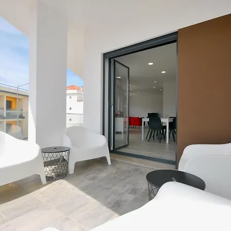 Sandra - Ferrel, Sunny Balcony, Shared Pool Διαμέρισμα