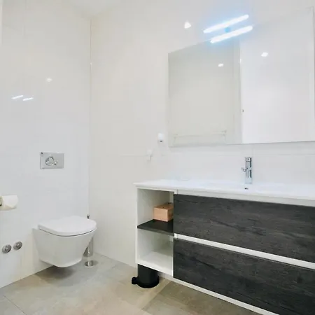 Διαμέρισμα Sandra - Ferrel, Sunny Balcony, Shared Pool *